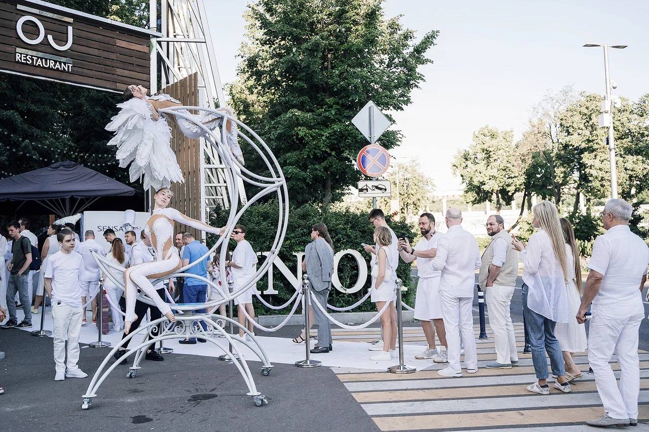 Луна welcome